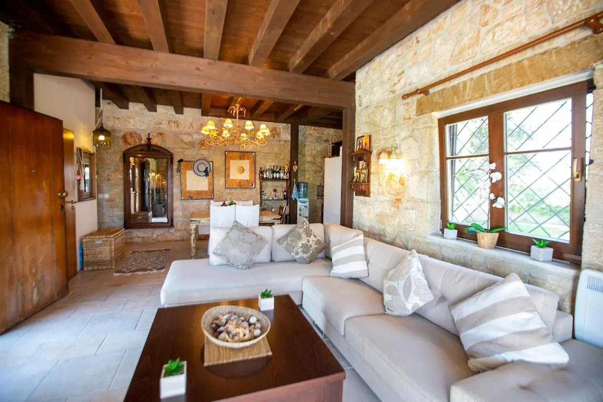 Eco Stone Villa With Private Pool And Jacuzzi Kalándra